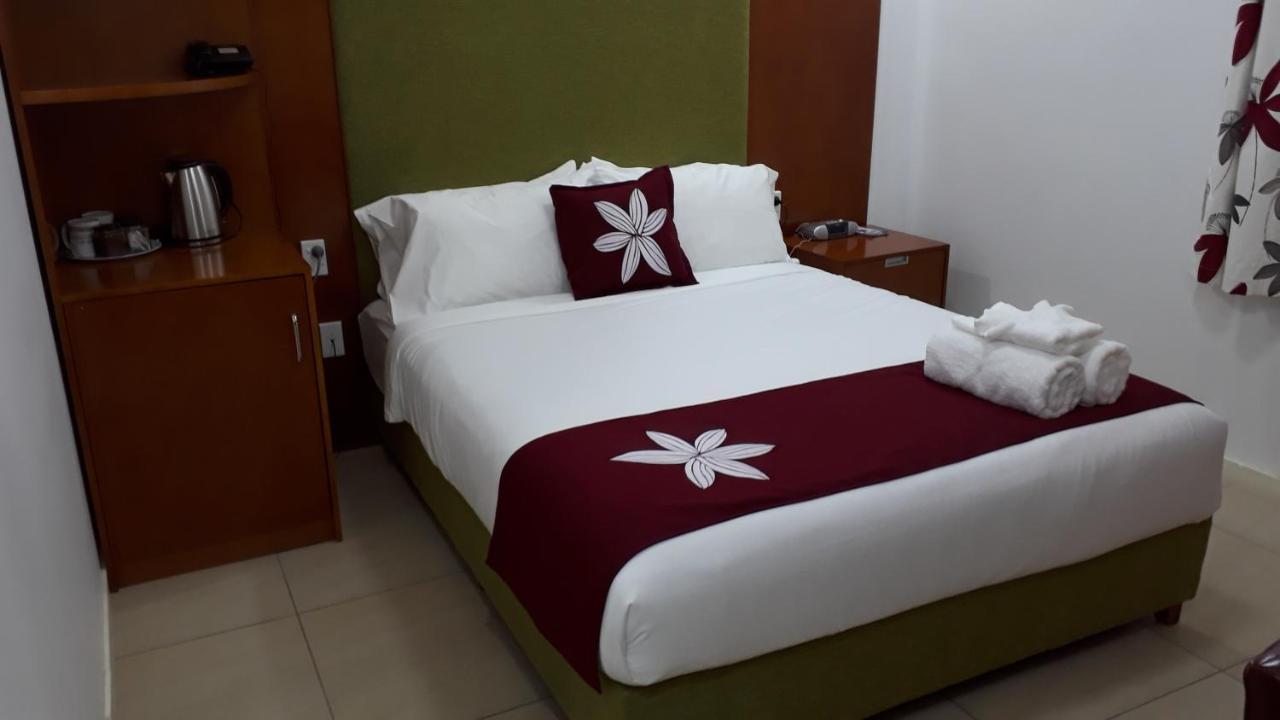 Alec'S Hotel 아피아 외부 사진